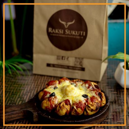 Picture of MOMO PIZZA